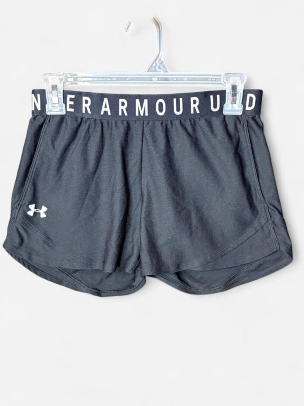 419-Under Armour Women’s Black Play Up Shorts - Size...